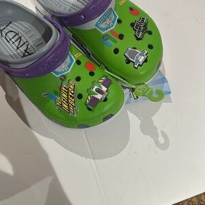 Crocs Toy Story Buzz Lightyear Light up J6 equivalent to Women’s 8 Men’s 6 NWOT